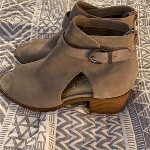 Open toed taupe suede booties